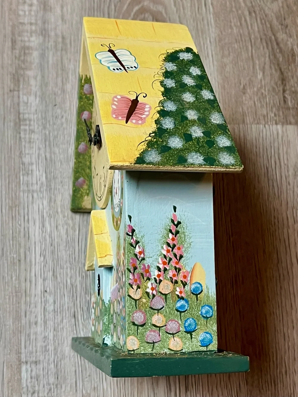 Handmade vintage artist